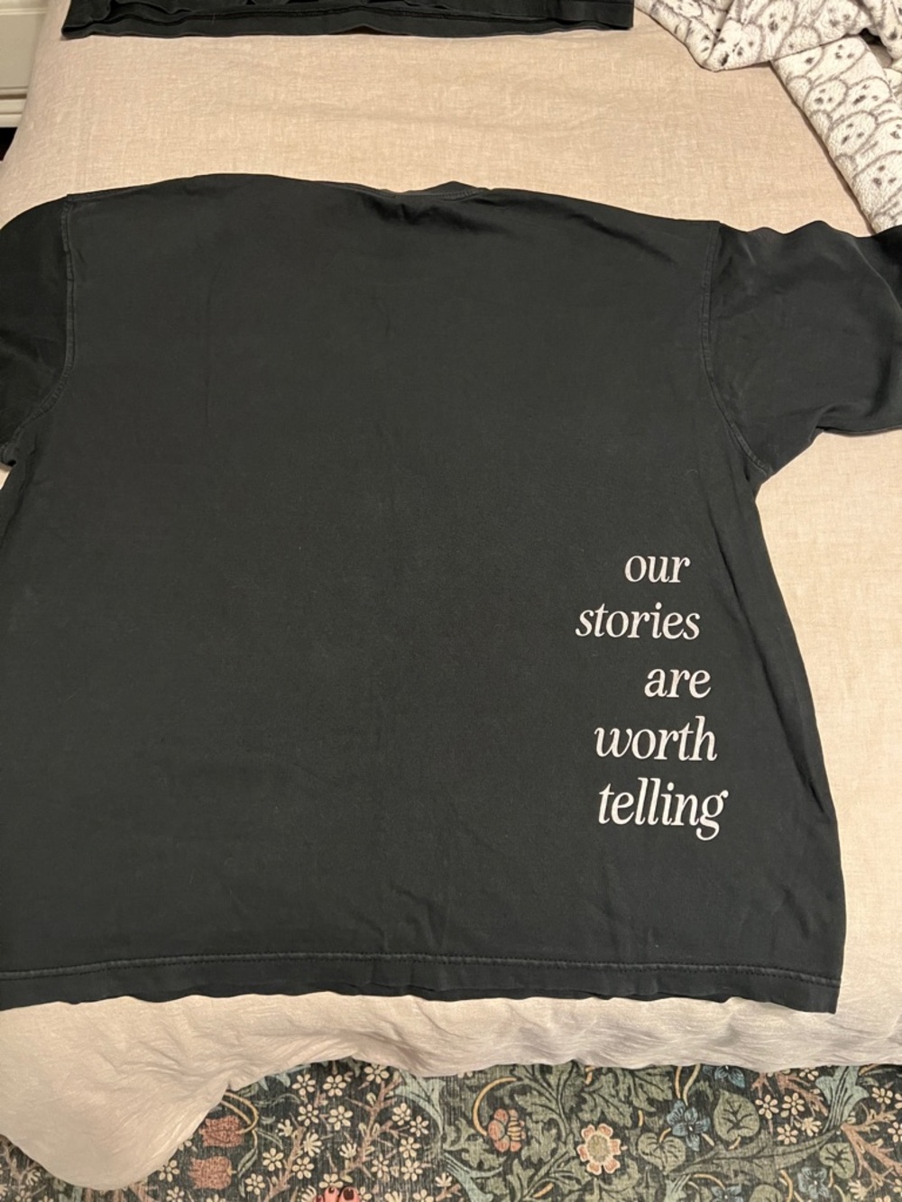 ACOTAR Graphic Tee - Picture 3 of 7
